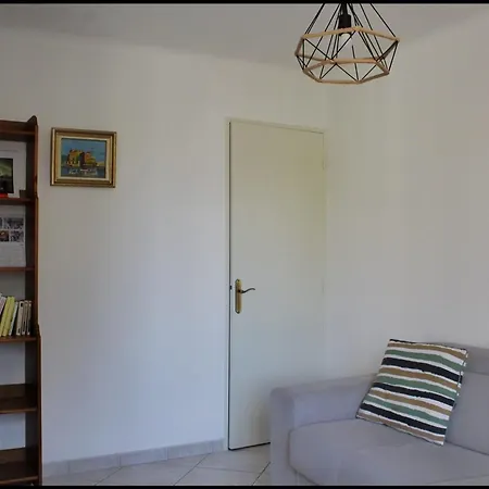 Apartament Ideal 100 M From The Sea