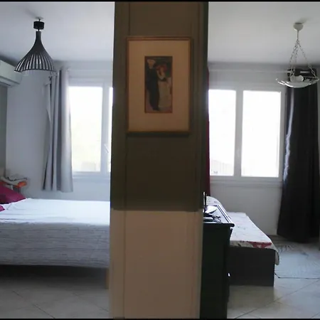 Ideal 100 M From The Sea Six-Fours-les-Plages